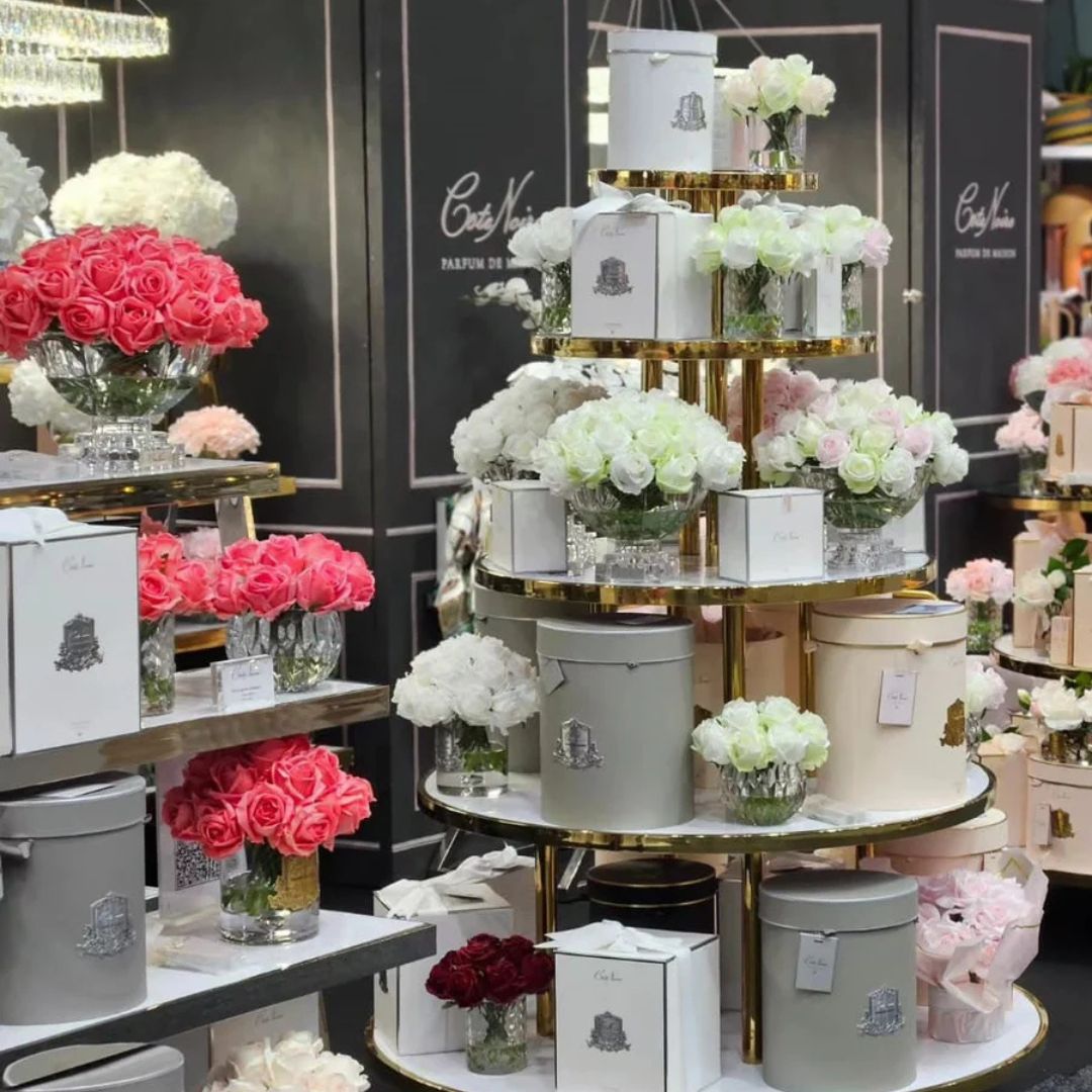 Grand Bouquet <br>White peach - Gold Badge<br> LRB10