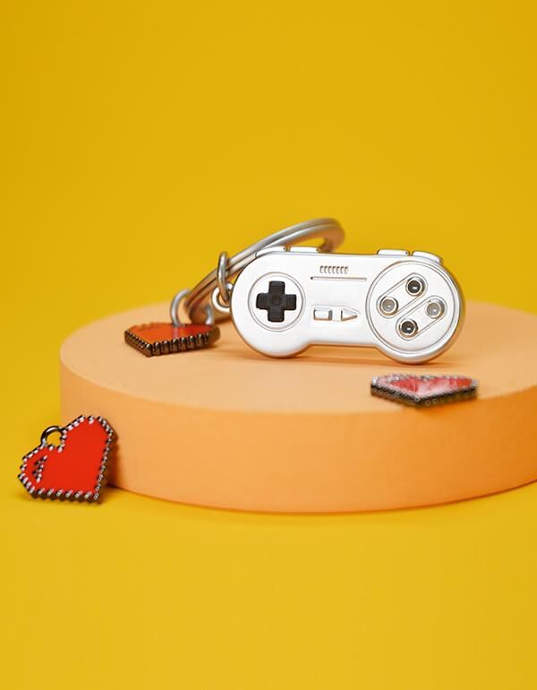 KEYCHAIN GAME CONTROLLER