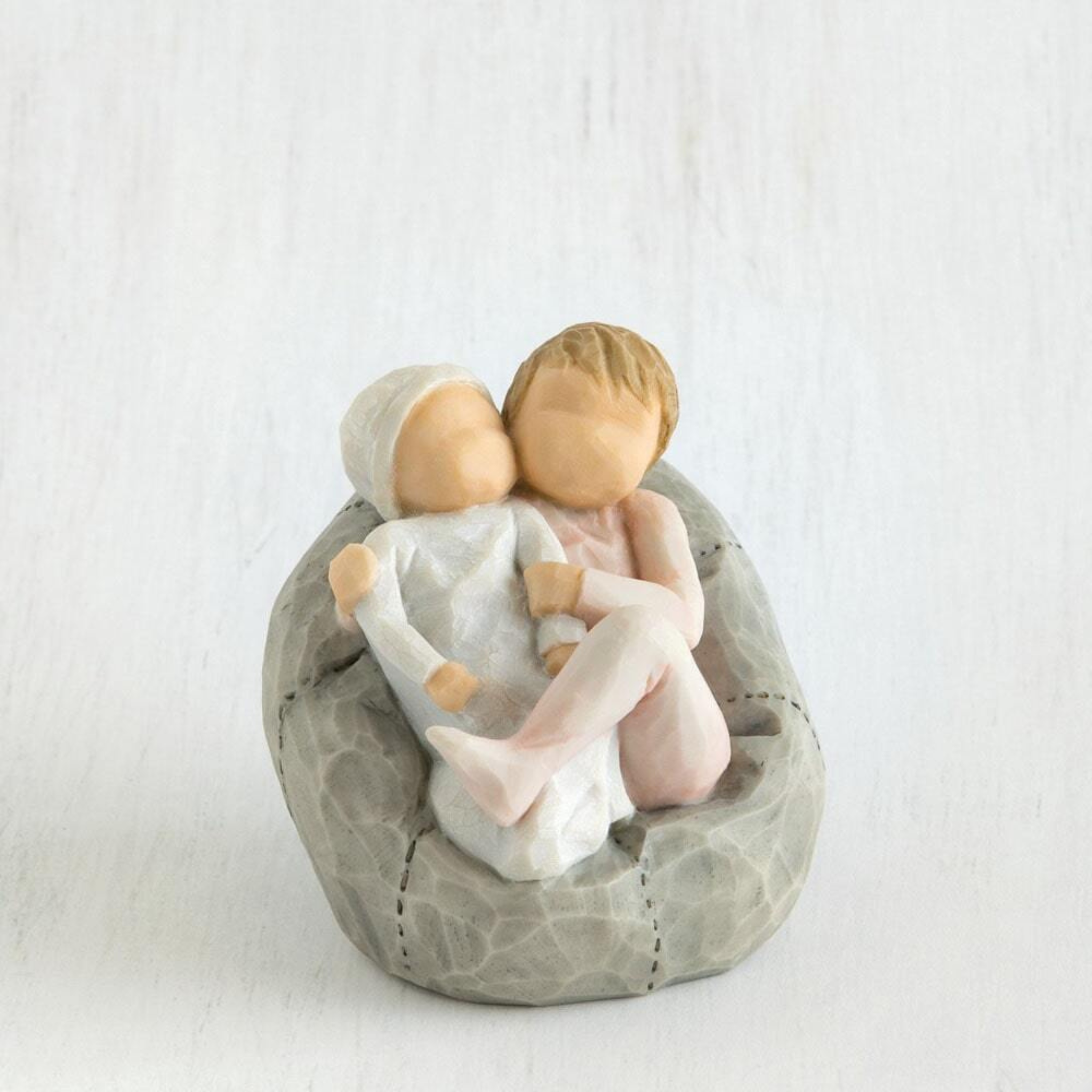 Figurine – Willow Tree  <br>  My New Baby (Blush)