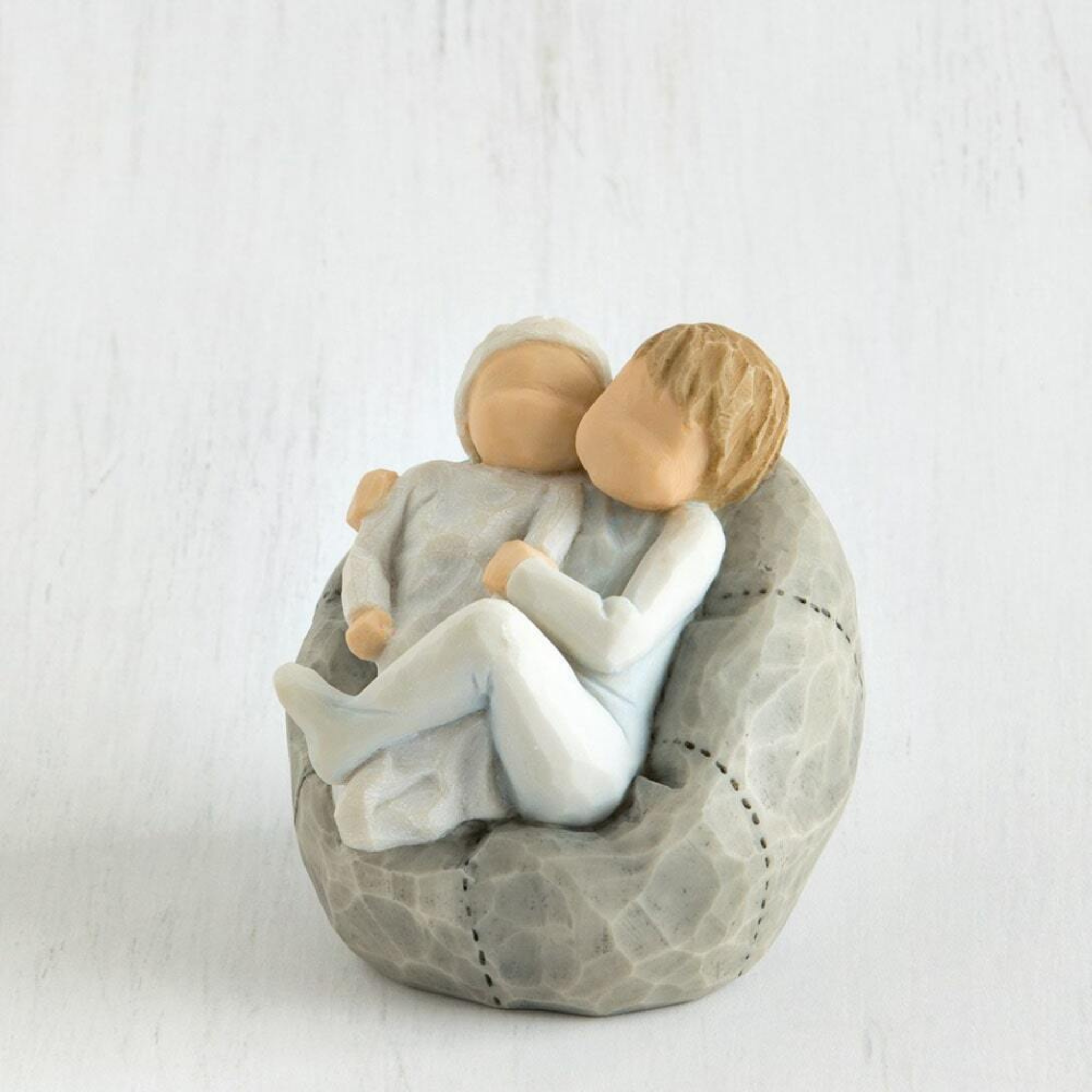 Figurine – Willow Tree  <br>  My New Baby (Sky)