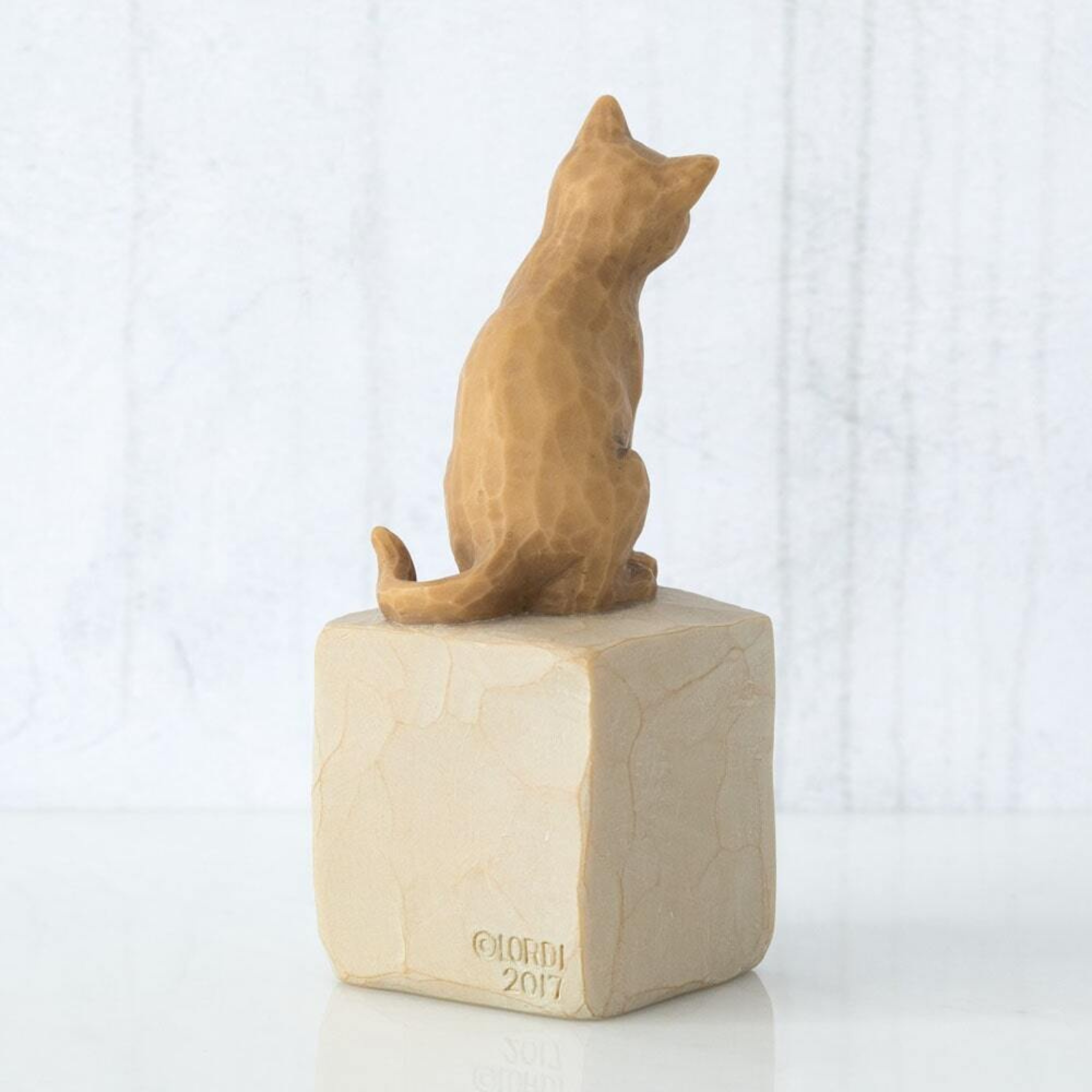 Figurine – Willow Tree  <br>  3" Love My Cat (Light)
