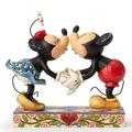Disney Traditions - 16.5cm <br> Mickey & Minnie Kissing