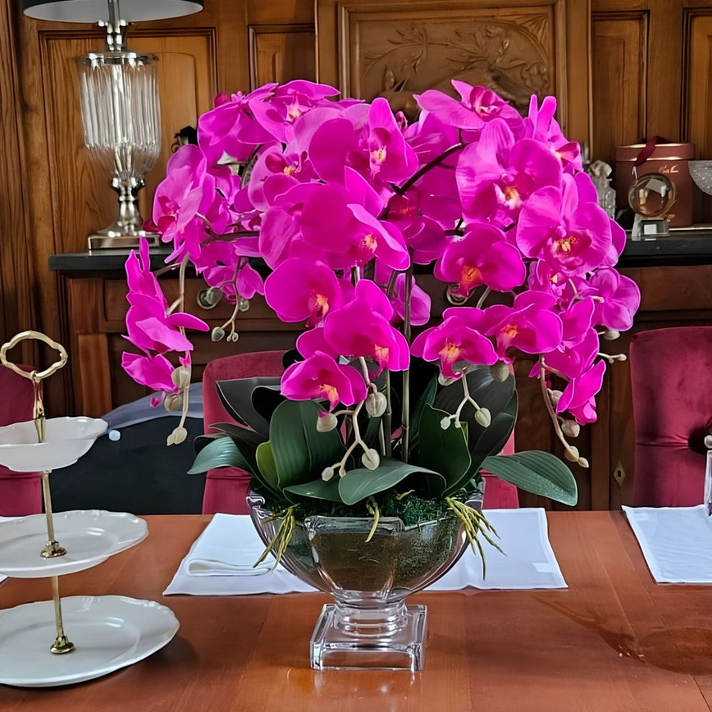 Close-up of Côte Noire Purple Orchid Centrepiece petals in gel