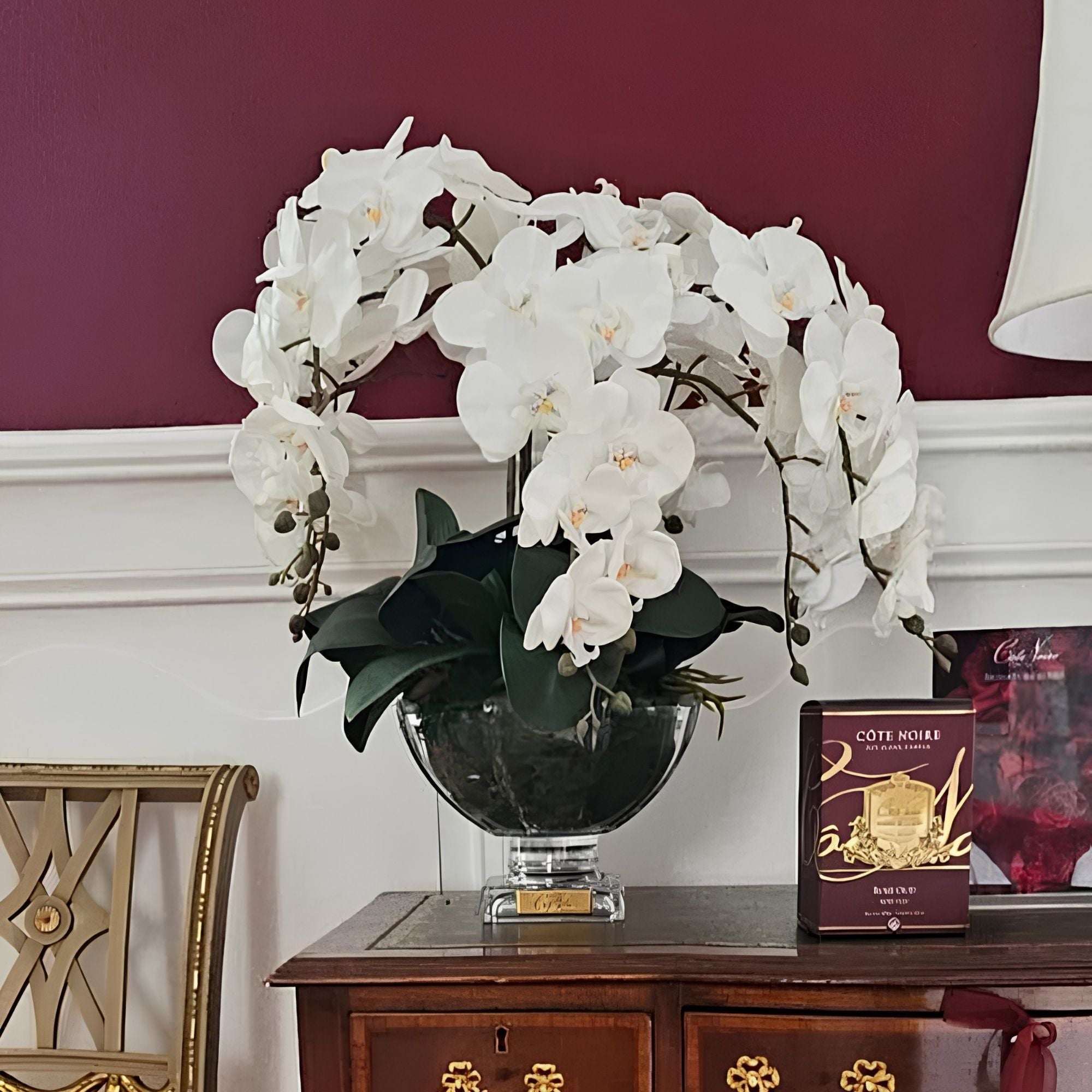  Close-up of Côte Noire White Orchid Centrepiece petals in gel